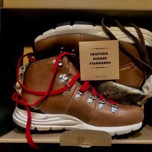 WOMEN'S MOUNTAIN 600 BOOT 4.5" SADDLE TAN